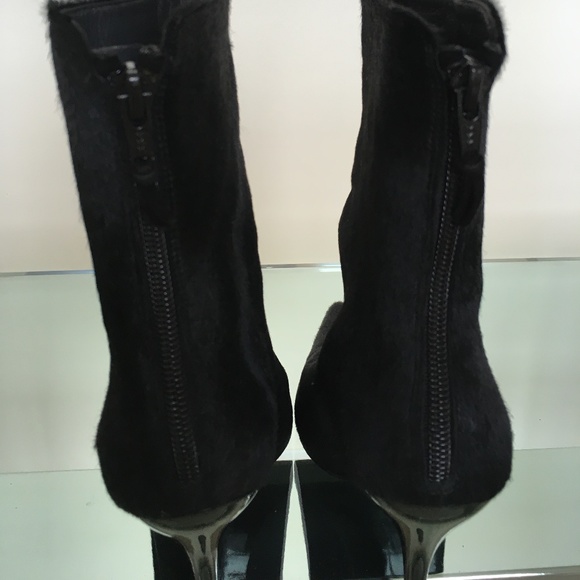 Stuart Weitzman Black Calf Hair Size 8 Short Boot - Picture 3 of 8